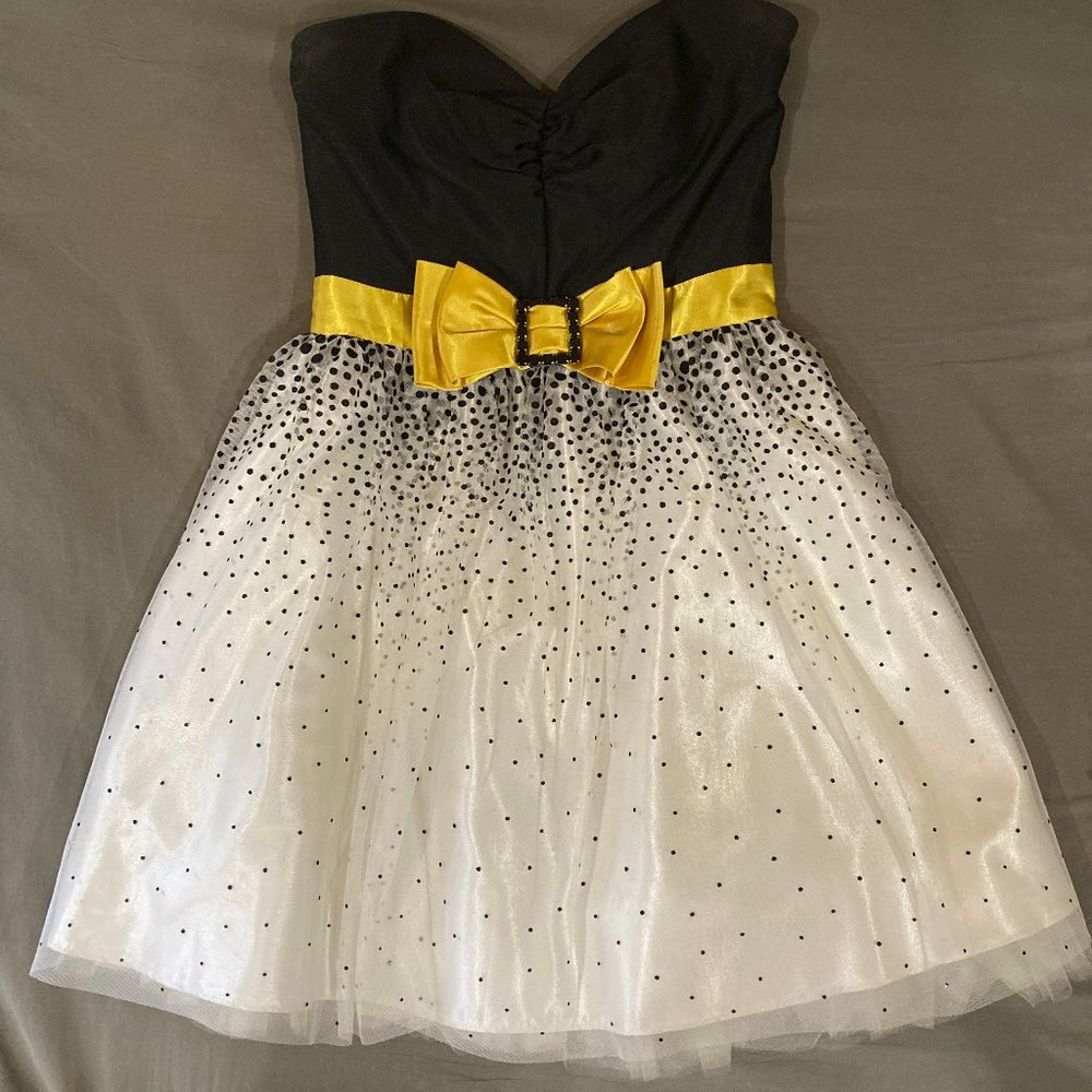 Jessica McClintock for Gunne Sax, formal dress with yellow accent bow